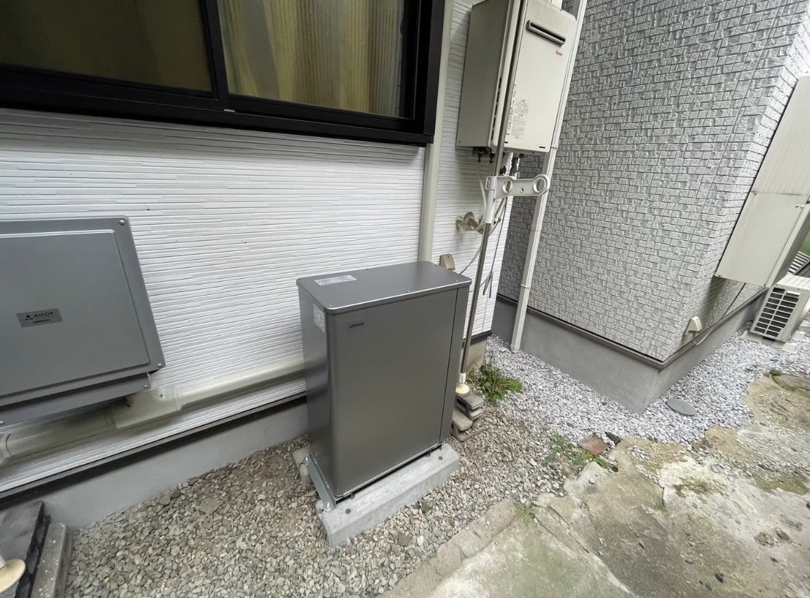 大阪市 H様 オムロン 12.7kWh 蓄電池本体